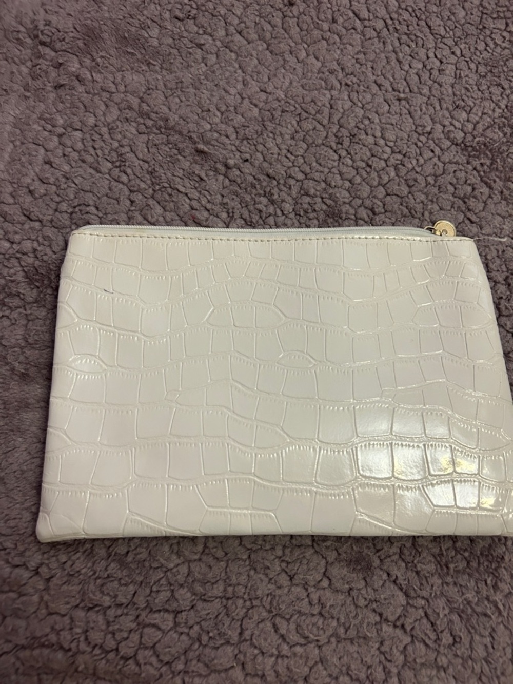 SHEIN White Croc-Embossed Zip Clutch